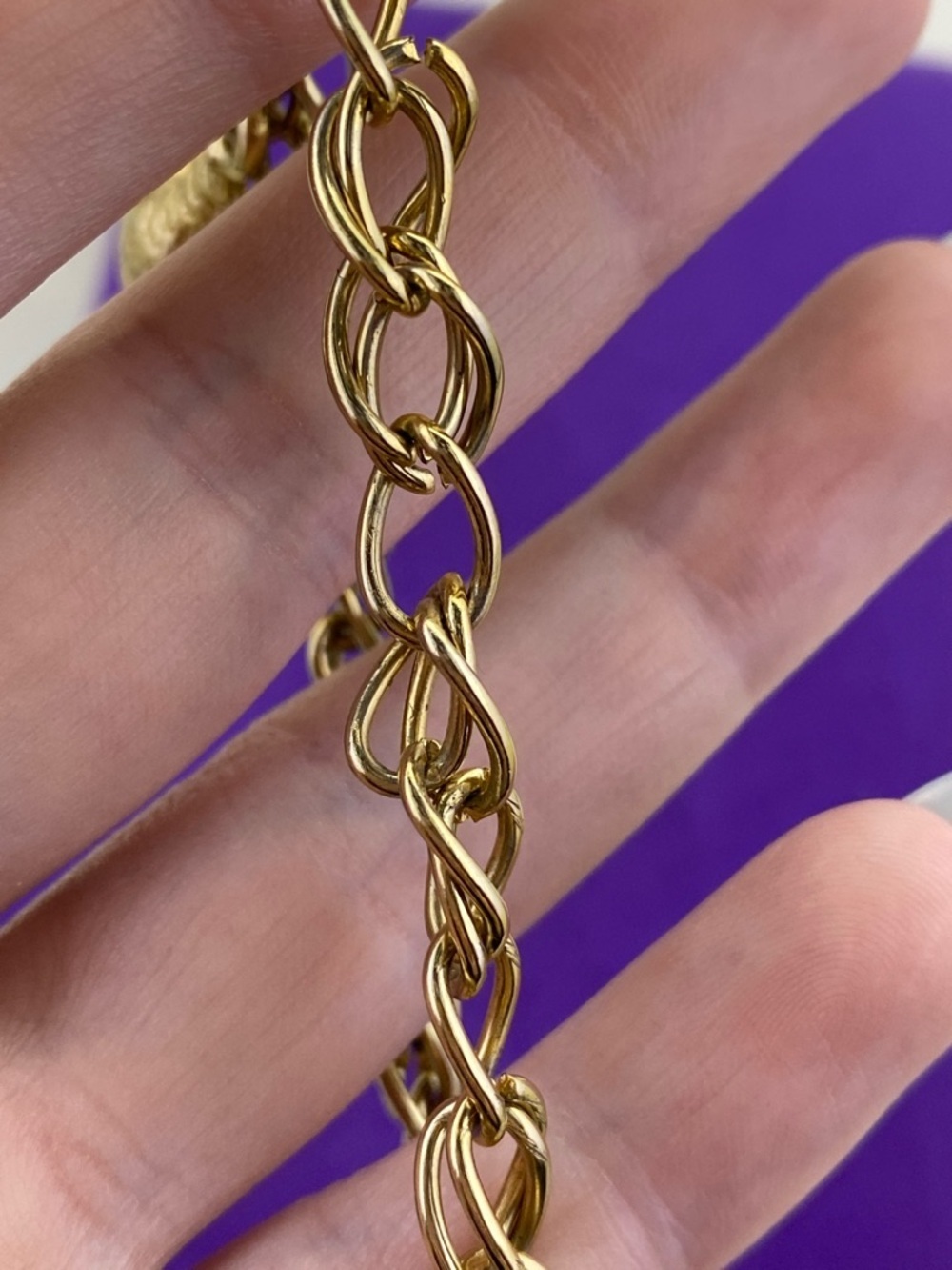 💛 Vintage Gold Plated Flower Charm Chain Bracelet - Picture 3 of 5
